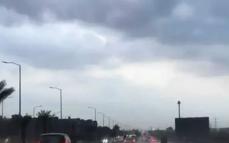 الأرصاد تحذر من تكاثر السحب وأمطار غداً على مناطق متعددة